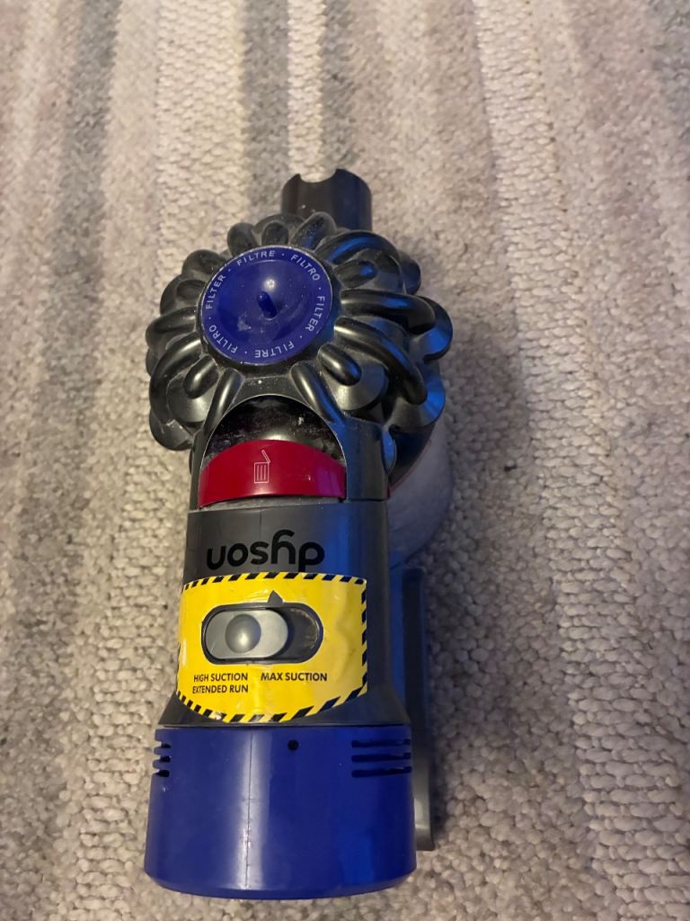 Dyson V8 Animal Hoover – Spares or Repair – Faulty