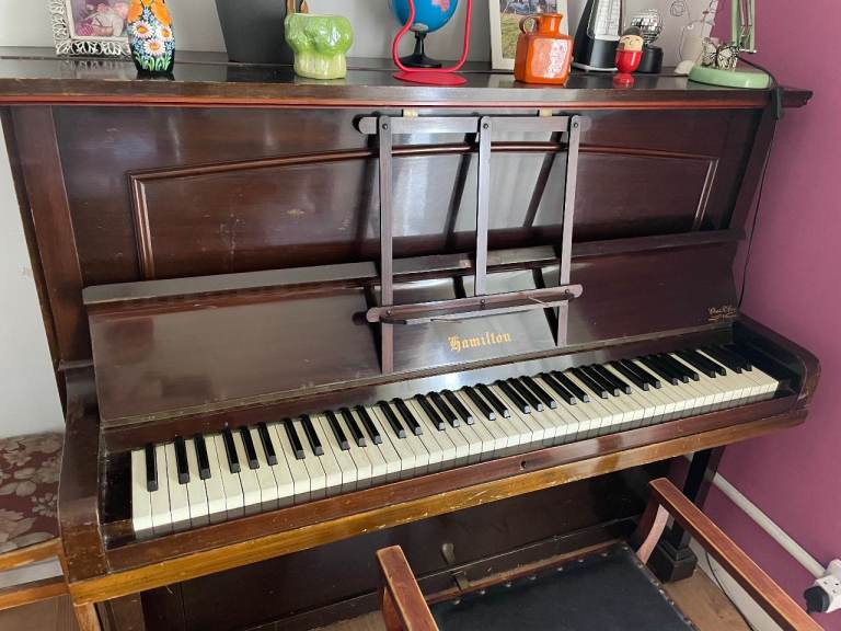 Chas. R. Loe Piano – Brown Wood, Fair Condition