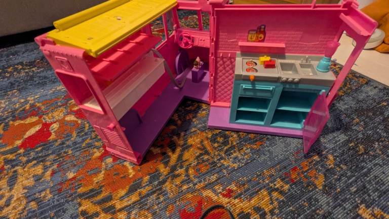 Barbie Fresh 'n Fun Pink Food Truck Playset 