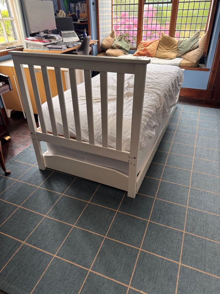 White Wooden single Bed Frame with Pull-Out Bed