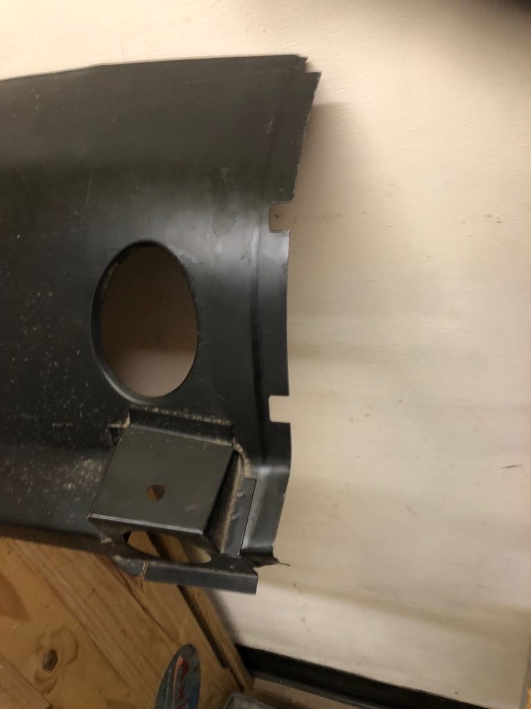 Jaguar Xj6 back panel /rear lower vallance