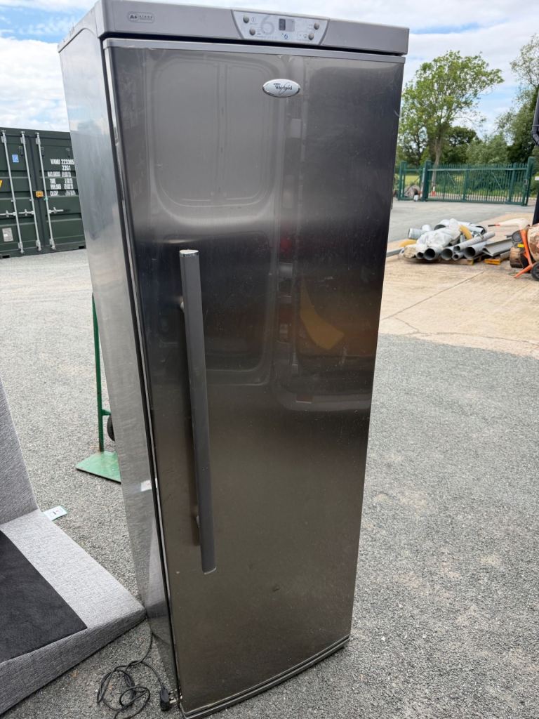 Whirlpool Freestanding Fridge – Good Condition