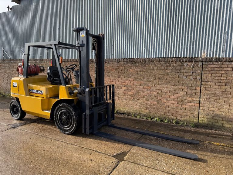 2002 Caterpillar 4ton gas forklift clear view mast, sideshift 