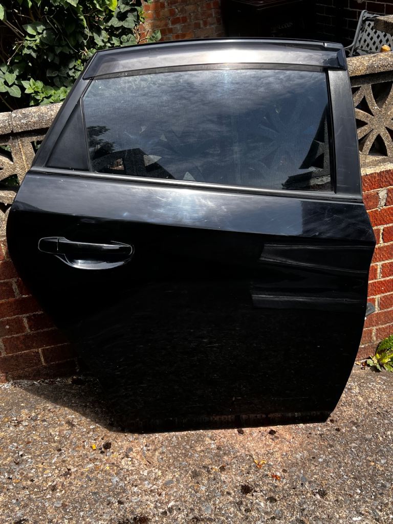 Toyota Prius 2013 UK Model Right Rear Door – Black – great  Condition