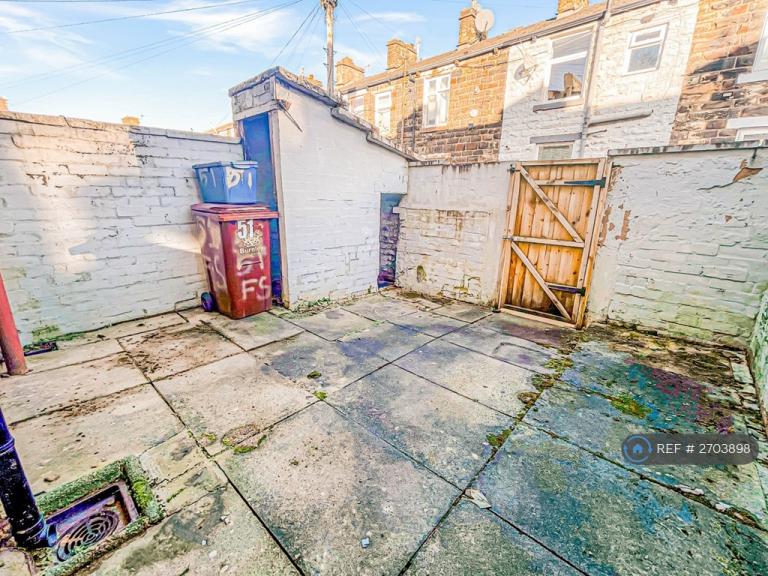 2 bedroom house in Fraser Street, Burnley, BB10 (2 bed) (#2703898)
