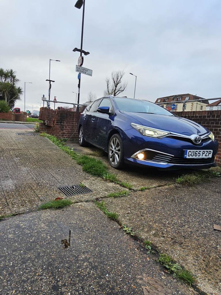 2015 Toyota Auris Excel VVT-i Estate – 1.2 Petrol Manual – New MOT