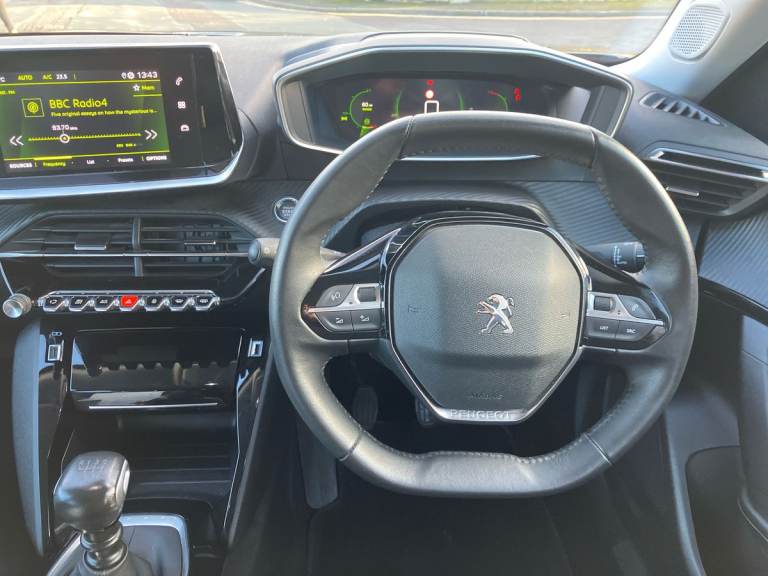 2022 Peugeot 2008 1.2 PureTech Allure Premium 5dr Estate PETROL Manual