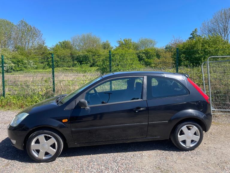 FORD FIESTA 1.4 ZETEC 04 REG BLACK 3 DOOR MOT NOVEMBER 2ND 2026 SERVICE HISTORY 40+MPG