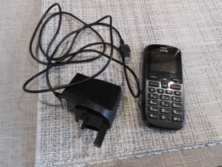 image for doro phone with charger
