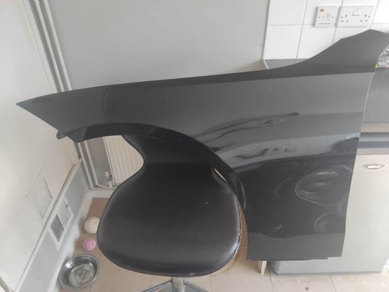 2023 Mercedes C class n/s front wing 