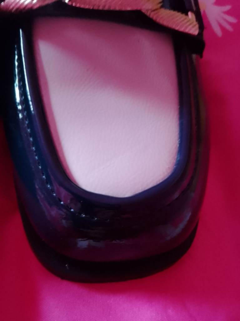 Kate Appleby Black Patent Loafers with Gold Chain Detail – New with Tags