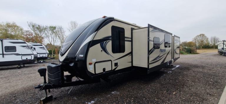 2016 Keystone Premier Bullet 31BHPR 2 Bedroom American Caravan 5th Wheel RV