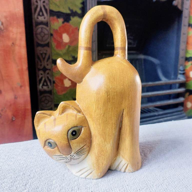 Cat Sculpture With Curled Up Tail 
