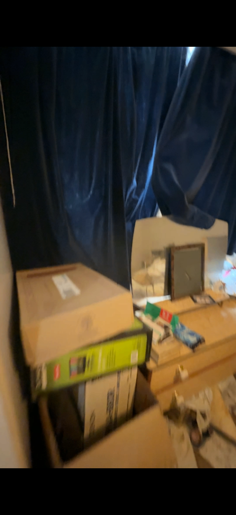 Clearing a 3 bedroom house everything free 