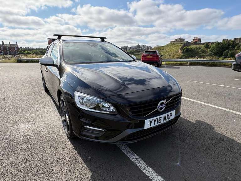 Volvo, V60 R Design, Estate, 2016, Semi-Auto, 1969 (cc), 5 doors **Immaculate condition**