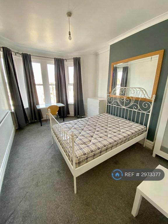 3 bedroom flat in Whitchurch Road, Cardiff, CF14 (3 bed) (#2973377)