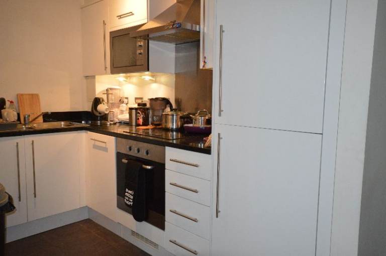 Modern 1-Bedroom Apartment | Viewings Av now | 02-11- 2026 | Walking Distance to Canning Town (E16)