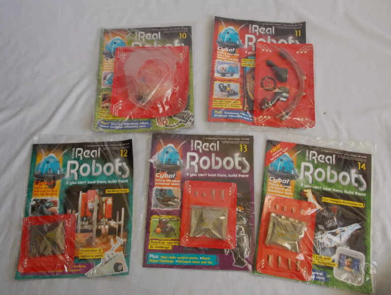 21 Issues ULITMATE REAL ROBOTS Magazines Job Lot in Packaging with Components