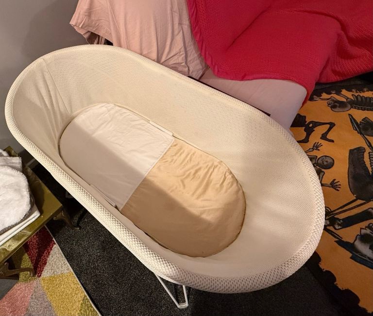 SNOO Smart Sleeper Baby Cot plus accessories 