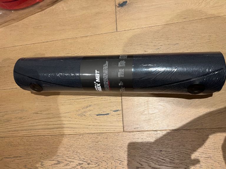 Les mills BMX mat 100% new