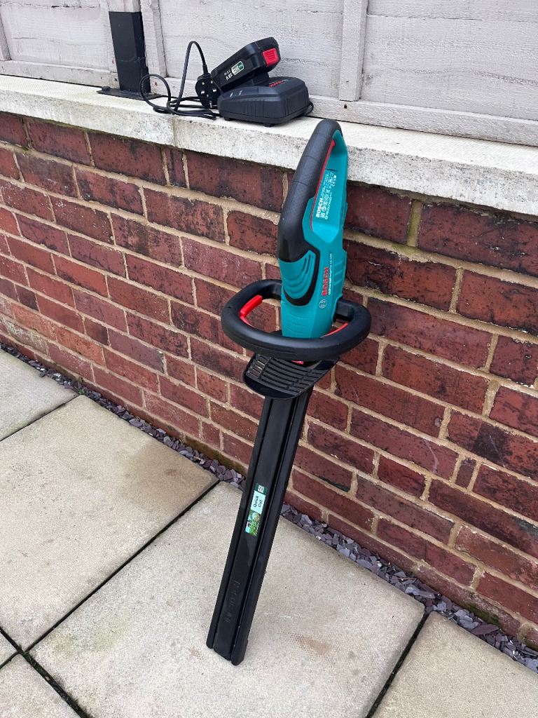 Hedge trimmers 