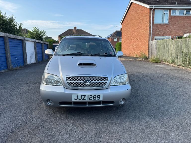 Kia Sedona 2004 66k very good condition 