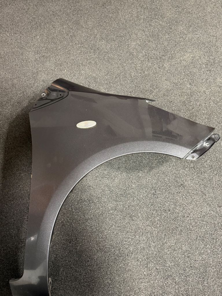 Toyota Yaris wing to 2009 & 2011