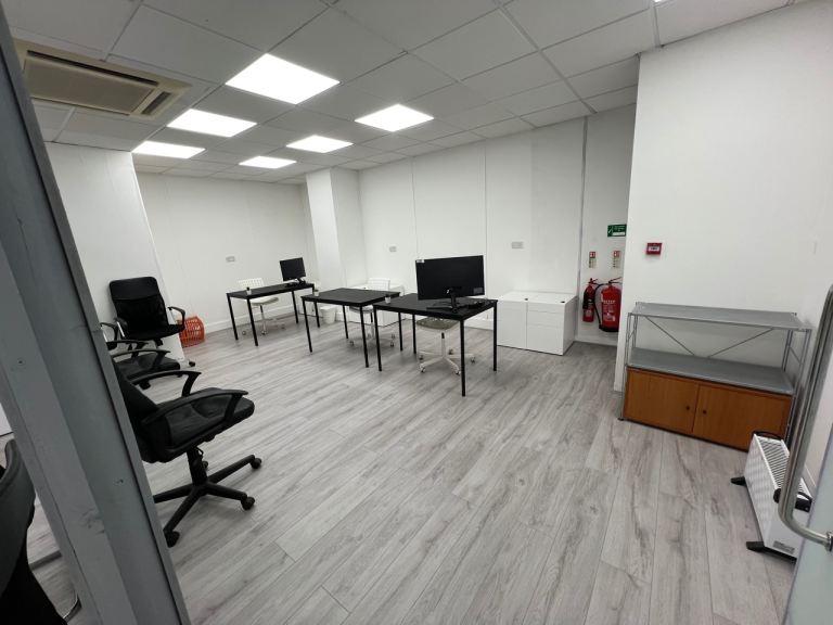 Private Modern 700sqft Customisable Space for Rent London NW10 Acton - Beauty/office/training