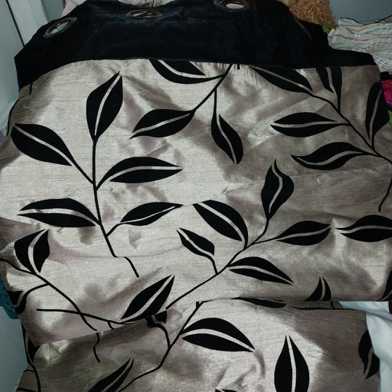 Two pairs Curtains 