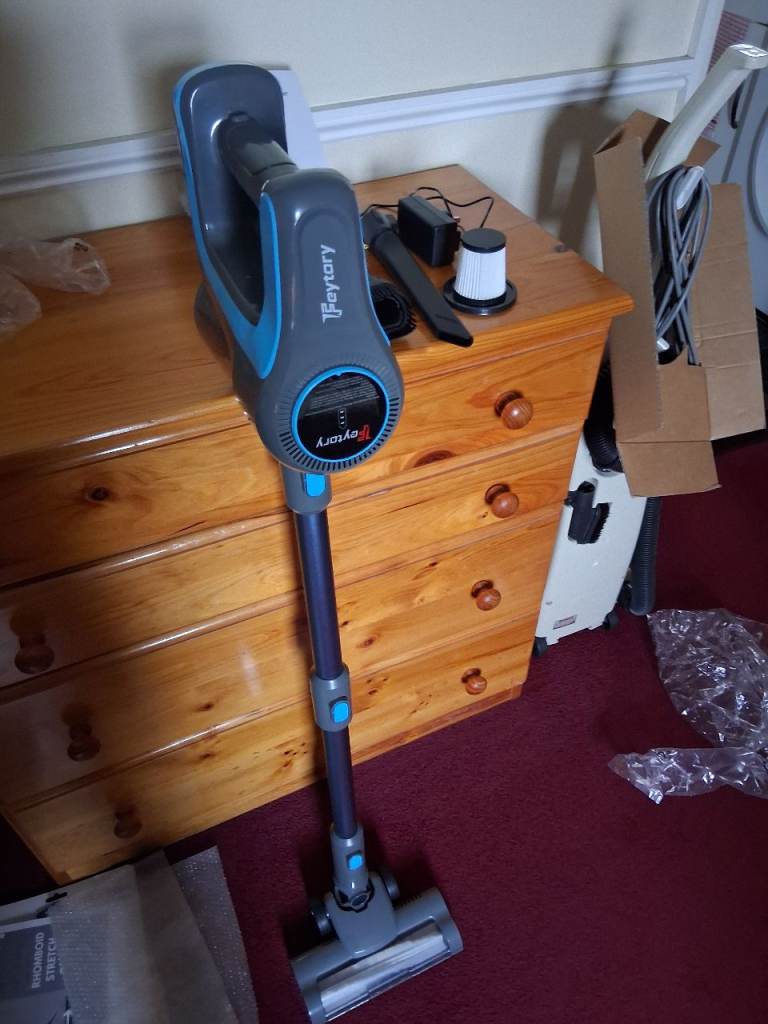 Cordless vacuum cleaner 