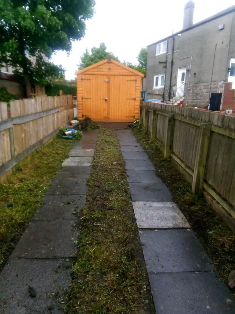 Garage for rent - available now.