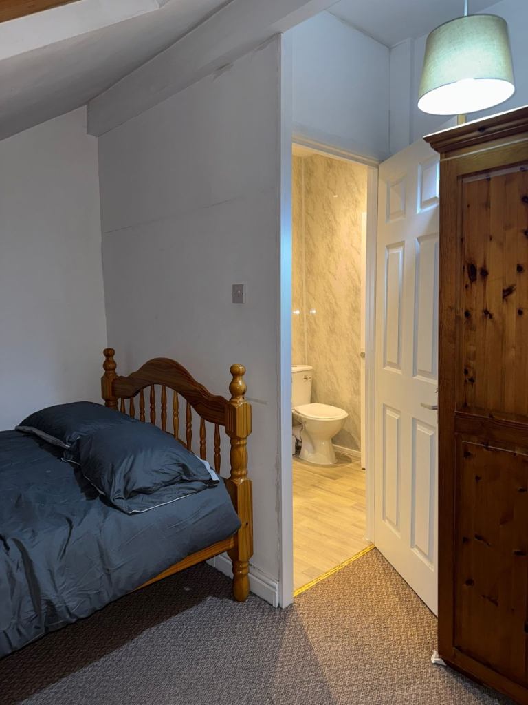 6 bedrooms house in bournville!