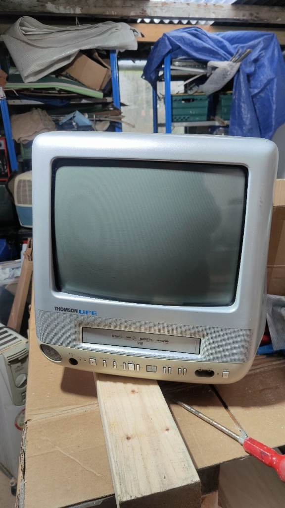 Crt TV Television VHS video combo Thomson 80s 90s retro