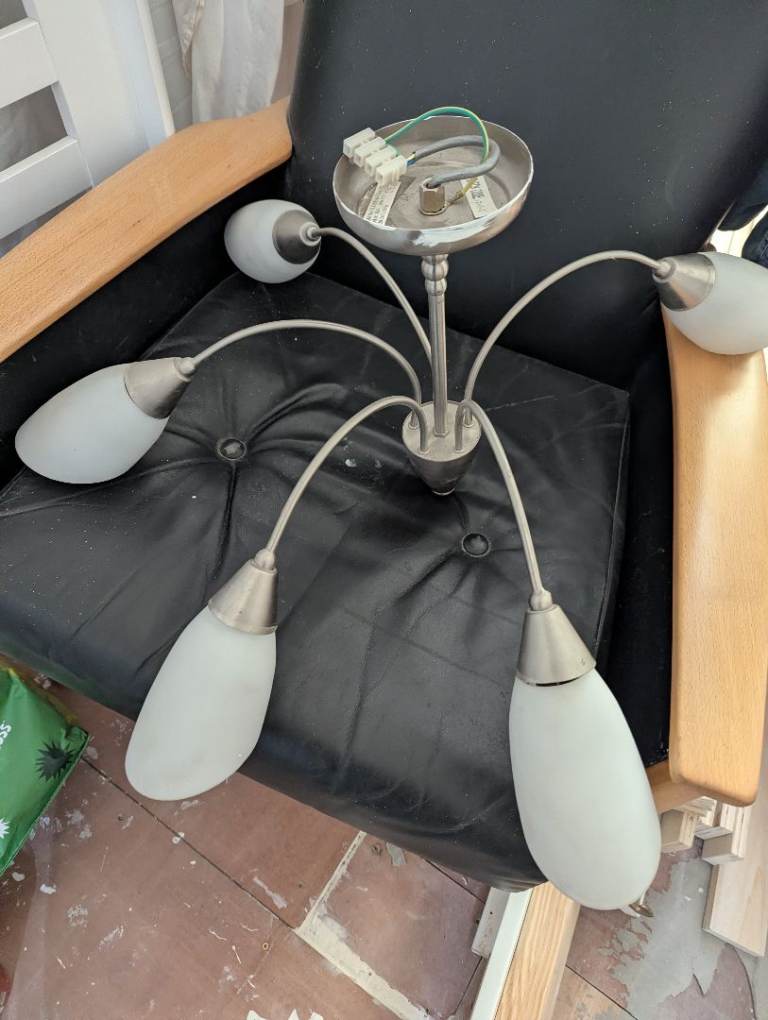 Ceiling light fitting 