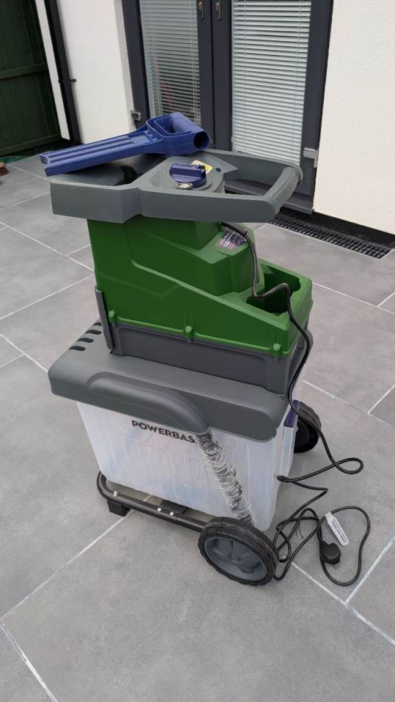 Powerbase 2800W Electric Shredder (UK)