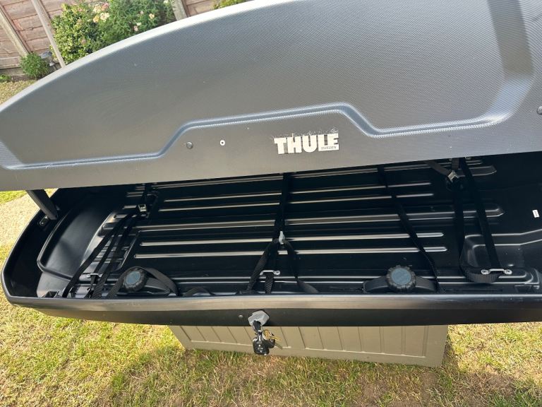 Thule Roof Box and roof bars