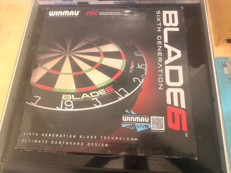 Blade 6 dartboard bnib
