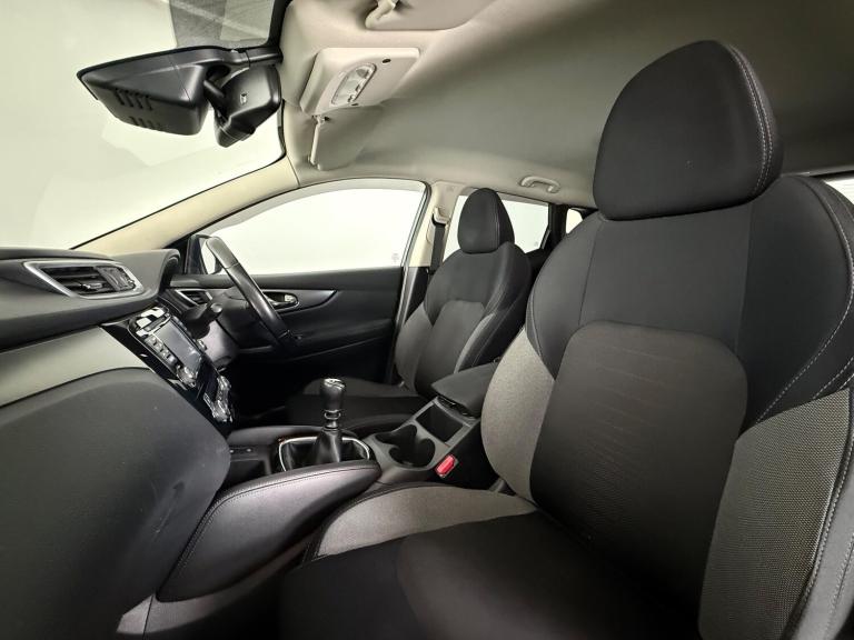 2017 Nissan Qashqai 1.5 dCi N-Connecta 5dr HATCHBACK DIESEL Manual