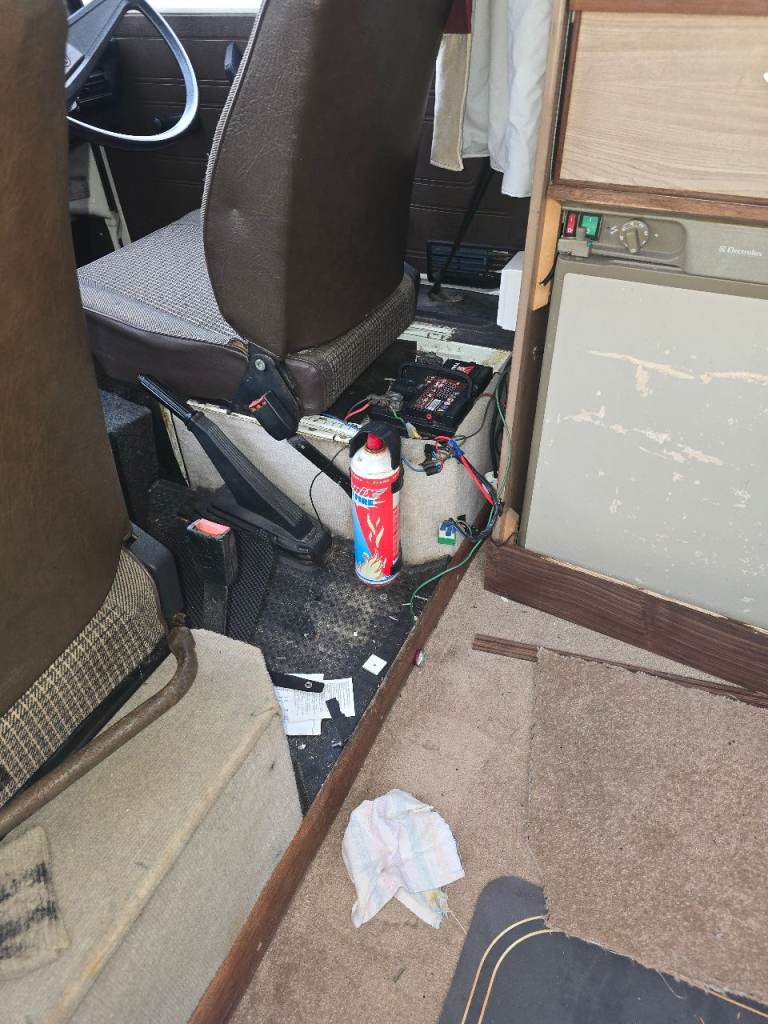 Volkswagen, TRANSPORTER 60PS, 1985, 1915 (cc)