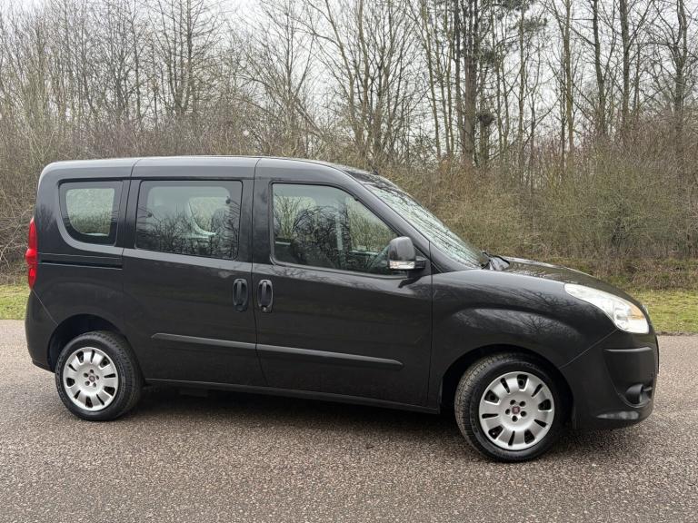FIAT DOBLO 1.6 Doblo Mylife 1.6 16v Multijet 90hp Dualogic 2012