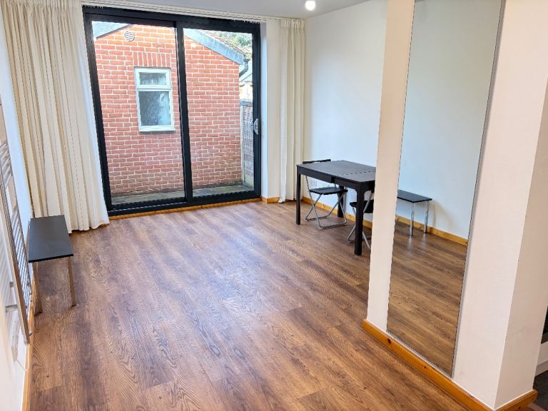 Converted Ground 1 Bed Flat Shower Separate WC Open Plan Doors Terrace Very Near Tube Bus Shops Park