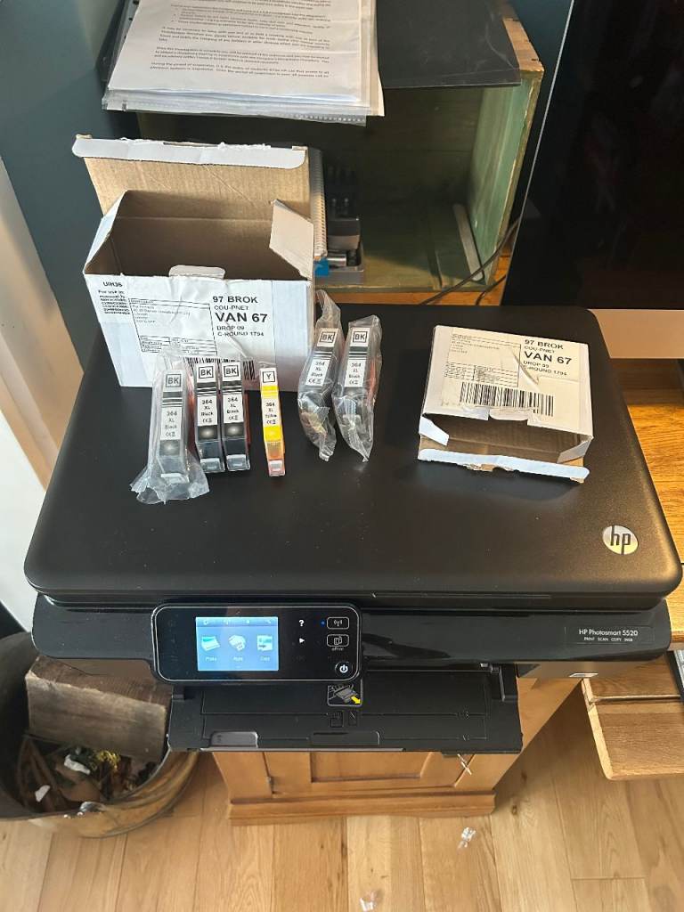 HP Photosmart 5520 Printer with Ink Cartridges