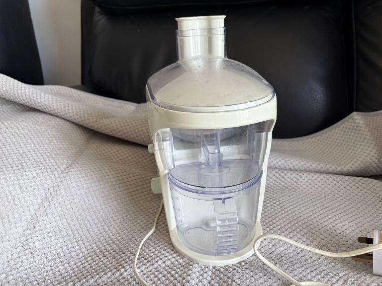Kenwood Centrifuge Juicer – White, Good Condition