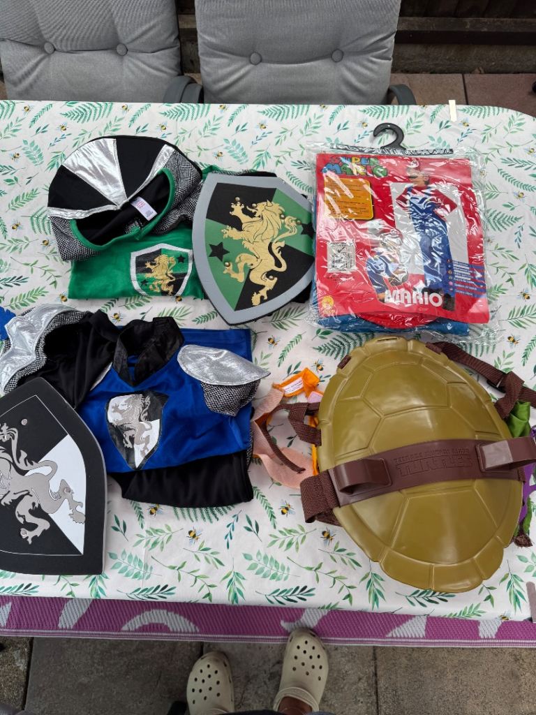 Kids Fancy Dress Costumes – Knight and Turtle