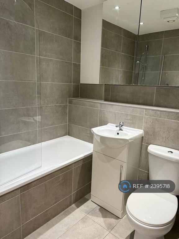 2 bedroom flat in Raven Row, London, E1 (2 bed) (#2395718)