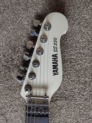 Yamaha SE250 vintage guitar 1980s rock shred machine locking trem