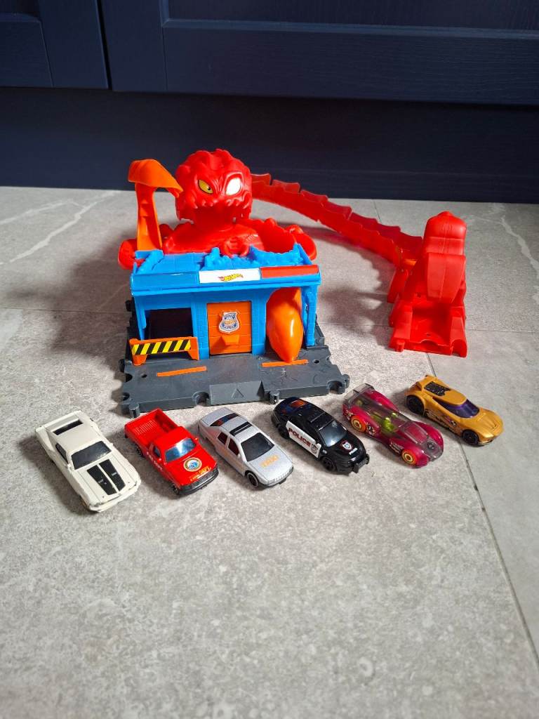 Hot Wheels Scorpion Flex Attack Track 