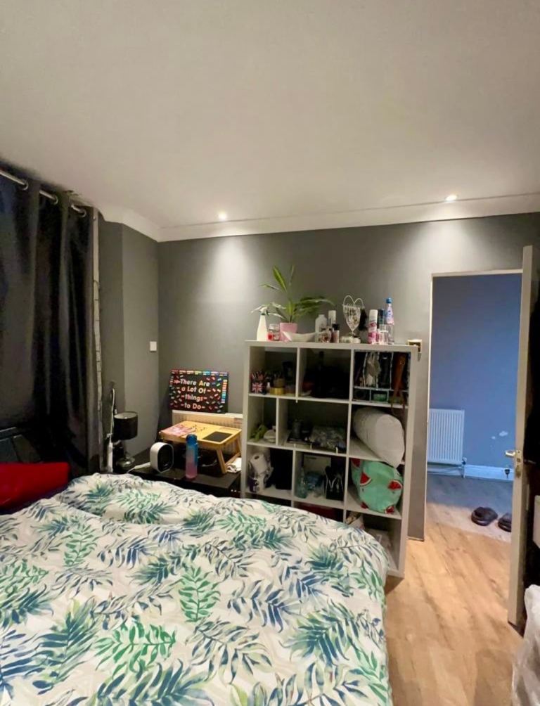 Rent Double Room SEPARATE OWN WC / SHOWER York Road, Waltham Cross EN8 