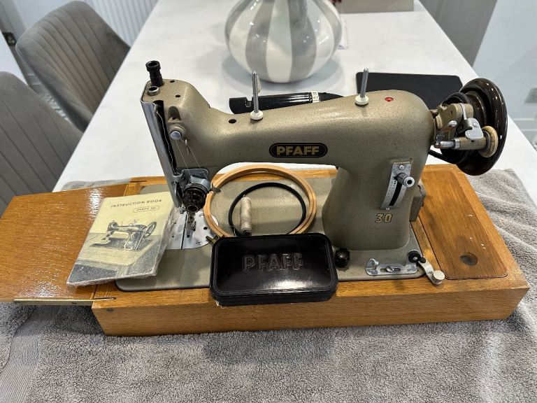 Pfaff 30 Sewing Machine