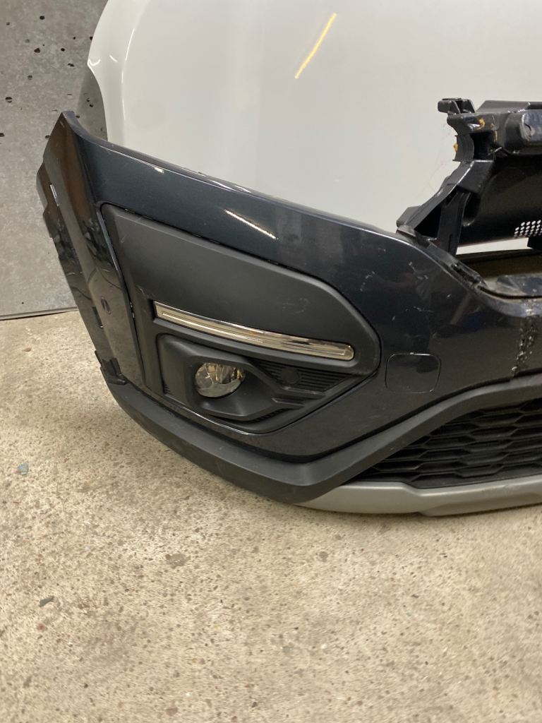 Dacia Sandero mk3 stepway  / jogger bumper  With parking sensors  and bonnet 2021 - 2024